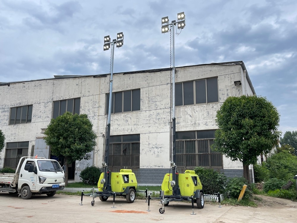 持續(xù)交貨中！山東思拓瑞克20臺(tái)9米移動(dòng)照明燈車陸續(xù)發(fā)貨發(fā)往蒙古國